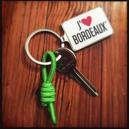Bed & Breakfast Logement Independant Sur Jardin, Hopital Pellegrin *